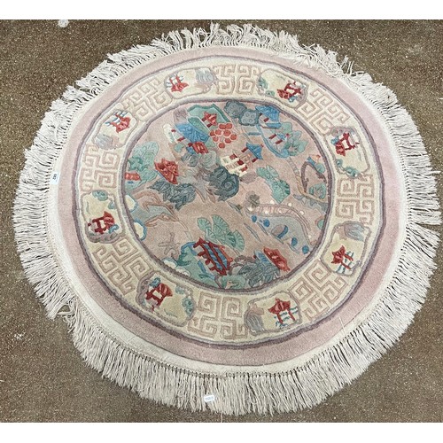 682 - Round Oriental style rug 93 cm diameter