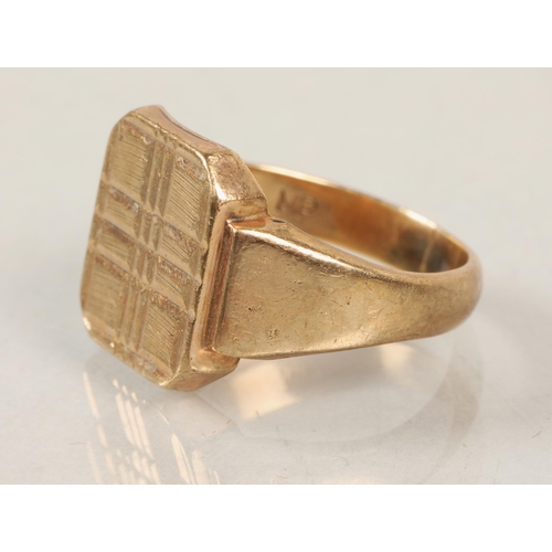 146 - 9ct gold signet ring, 6.5 grams