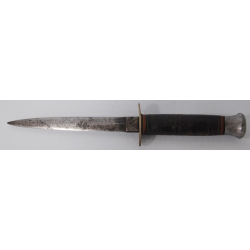 270 - WWI period Vishwakarmas Gurkha kukri dagger, flat pommel, wooden grip, etched to the blade, 28cm, a ... 