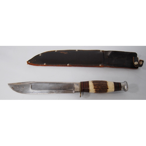 270 - WWI period Vishwakarmas Gurkha kukri dagger, flat pommel, wooden grip, etched to the blade, 28cm, a ... 