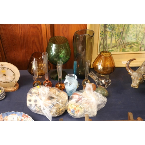 14 - Art Glass to include specimen vases, a lemonade jug, a Caithness Glass style vase, and hardstone egg... 