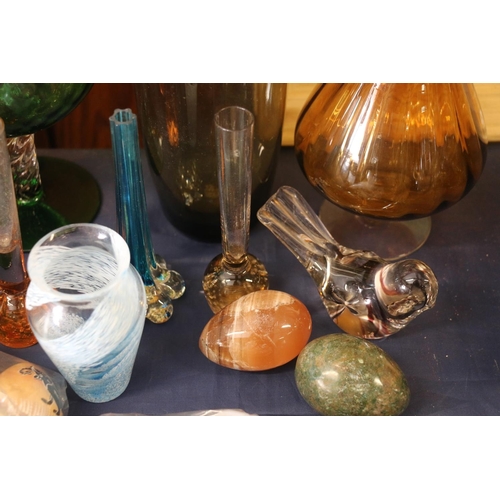 14 - Art Glass to include specimen vases, a lemonade jug, a Caithness Glass style vase, and hardstone egg... 