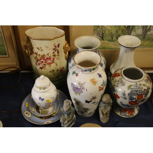 19 - Vases to include a Franklin Mint Vase of a Hundred Butterflies, 30cm high, an Aynsley jar and cover,... 