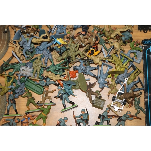 206 - Britains Deetail 1971 soldiers, Matchbox army vehicles, etc.