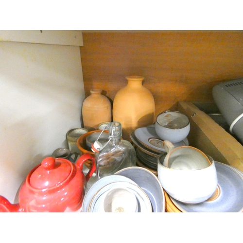 330 - Bay of household to include dinner ware, cutlery etc.