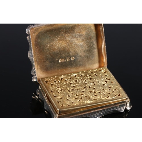 112 - Victorian antique parcel gilt silver snuff box of rectangular form with serpentine edge having all o... 