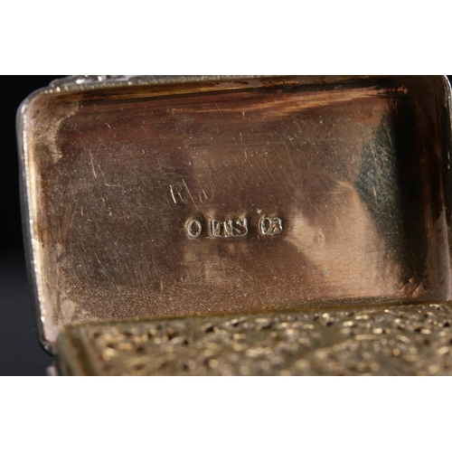 117 - William IV antique silver vinaigrette or rectangular form with rounded corners, the top and bottom s... 