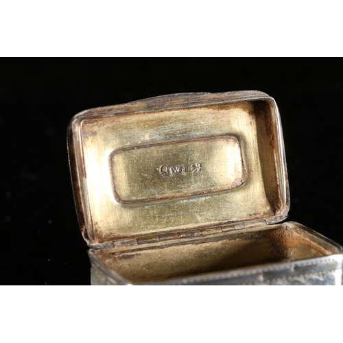 91 - Georgian antique silver snuff or vesta box of rectangular form with rounded corners, the edge with s... 