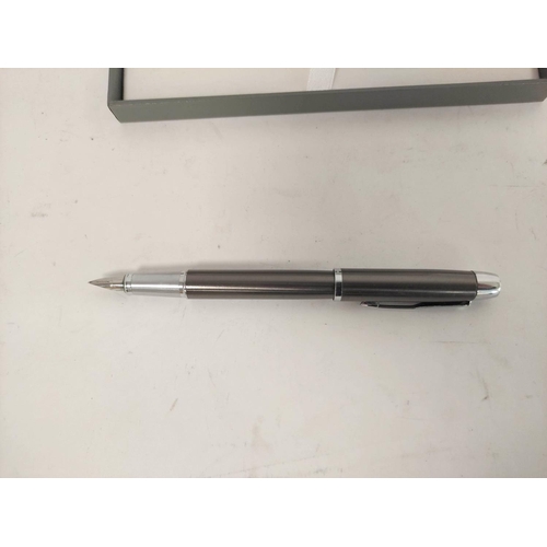 348 - A Parker fountain pen and another (2)