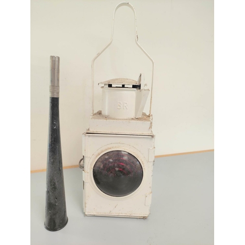 418 - 1930s paraffin BR warning light in white paint finish and red convex lens. Also a BR warning horn.&n... 