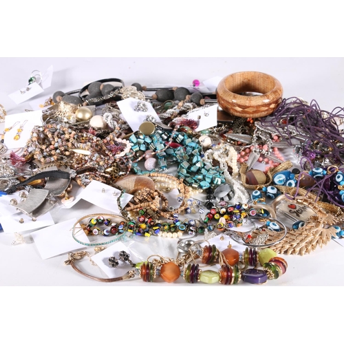 540 - Costume jewellery including earrings, beaded necklaces etc. (qty)