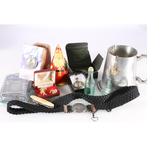 561 - Collectables incl. pewter House of Commons tankard, Glen Esk Scottish belt buckle, 1880 US Morgan do... 