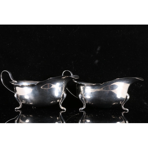 573 - Pair of George V silver sauce boats, Elkington & Co, Birmingham 1932, 219g