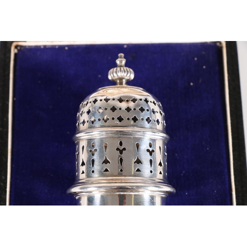 575 - George V silver sugar caster, in fitted case, Selfridges & Co, Birmingham 1933, 132g