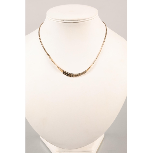 93 - 9ct gold chain, 42 cm long, 3 grams,