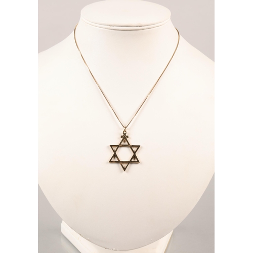 94 - 9 ct star of David on chain, 7.6 grams