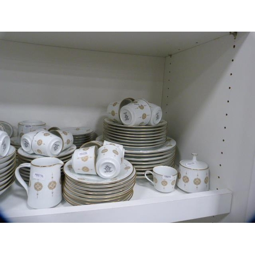 136 - Noritake 'Sovereign' pattern tea, coffee and dinner set (one shelf).