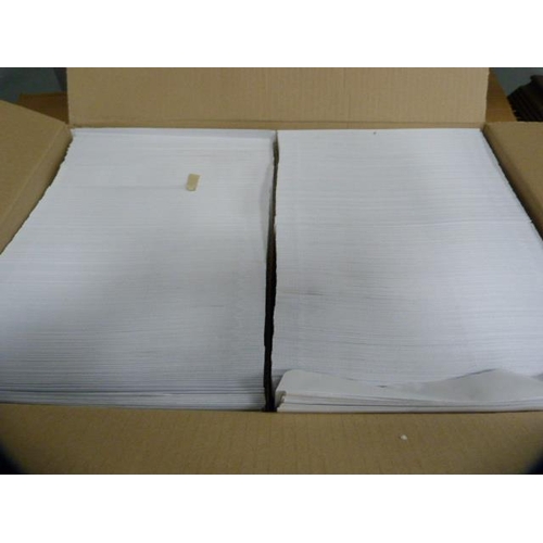 141 - Assorted stationery to include envelopes, padded envelopes, flatpack postal boxes etc.