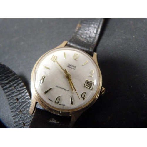 210 - Vintage Smith's gent's wristwatch with rolled gold bezel.