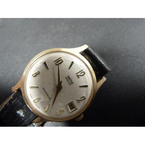 210 - Vintage Smith's gent's wristwatch with rolled gold bezel.