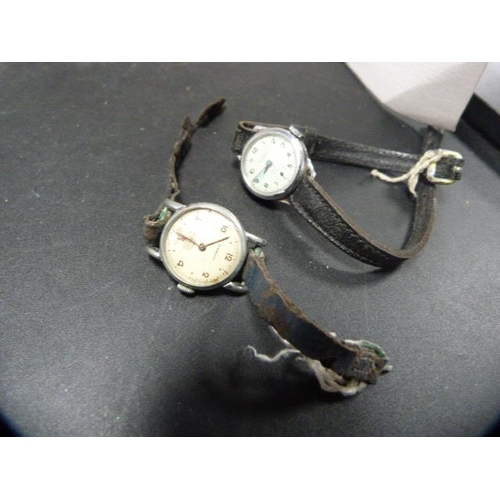 224 - Group of vintage wristwatches to include a Sindaco watch and a 9ct gold-backed example.