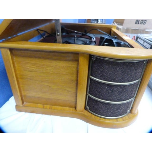 275 - Record player in the form of a vintage radiogram.