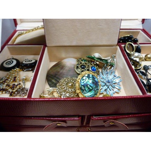 199A - Group of costume jewellery, fashion watches and collectables to include boxed Pierre Farber pens, bo... 