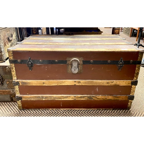 472 - Travel trunk with shelf, length 83 x 47 x 48 cm