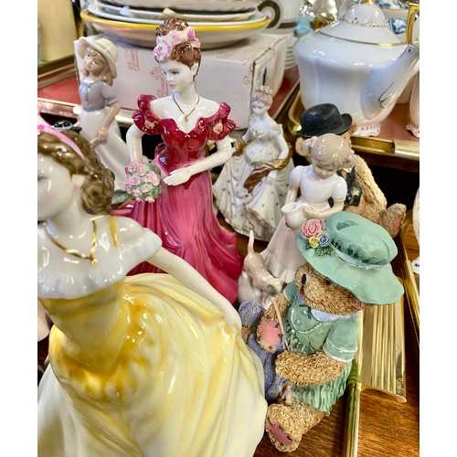 264 - Selection of Royal Doulton and other figures