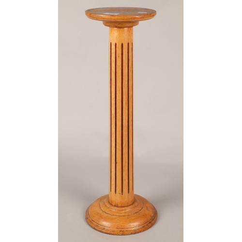 514 - Oak plant stand in the form of a column, 62 cm high