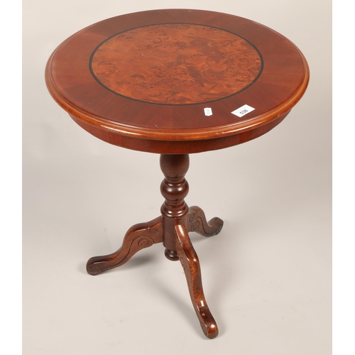 538 - Mahogany and walnut veneer pedestal table, 58 cm