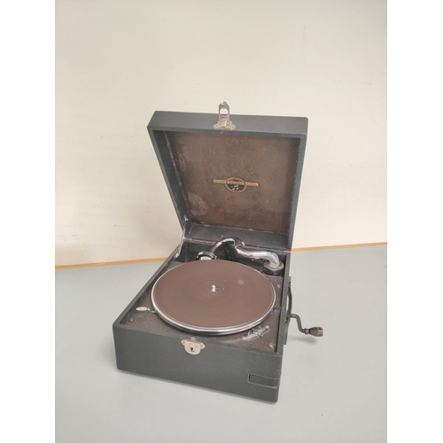 483 - 1930s Columbia Grafonola portable gramophone in black carry case. 