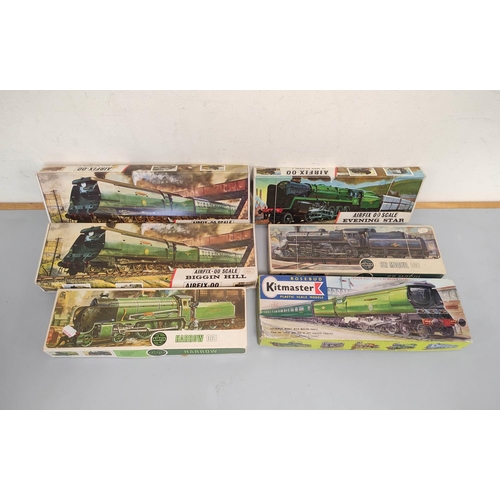 99 - Airfix. Model construction kits relating to famous locomotives to include two Biggin Hill locomotive... 