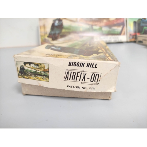 99 - Airfix. Model construction kits relating to famous locomotives to include two Biggin Hill locomotive... 