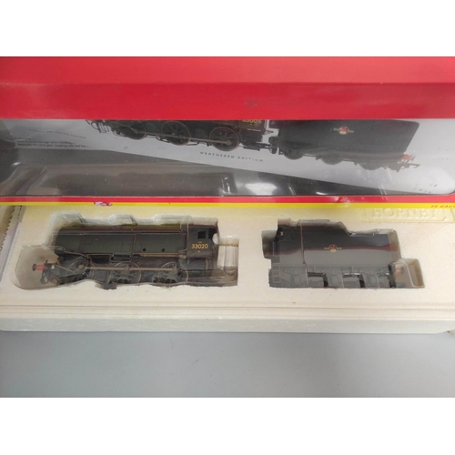 156 - Hornby Railways. Three boxed 00 gauge locomotives to include BR 0-6-0 Class QI No 33020. Weathered E... 