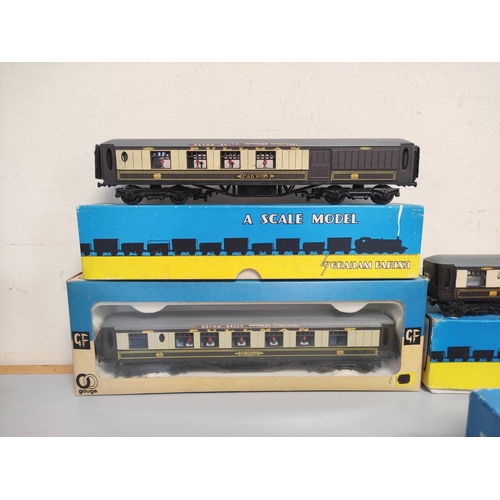 158 - Graham Farish. 00 gauge boxed rolling stock to include three Pullman Diner Cars, a Pullman Composite... 