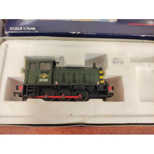 167 - Bachmann Branchline. Boxed 00 gauge railway models to include a Class 4 0-6-0 Diesel Shunter D2280 3... 