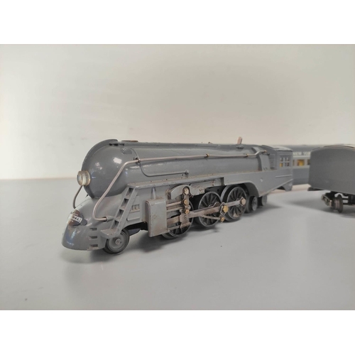 170 - Lionel. 0 gauge Dreyfuss J3 Hudson locomotive in New York Central grey livery. Also three tenders. (... 