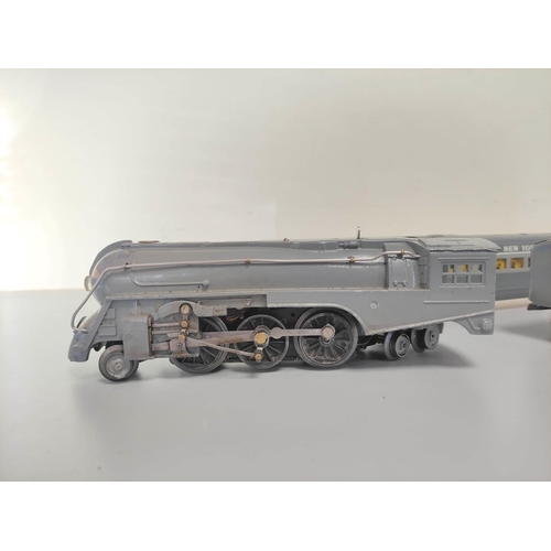 170 - Lionel. 0 gauge Dreyfuss J3 Hudson locomotive in New York Central grey livery. Also three tenders. (... 