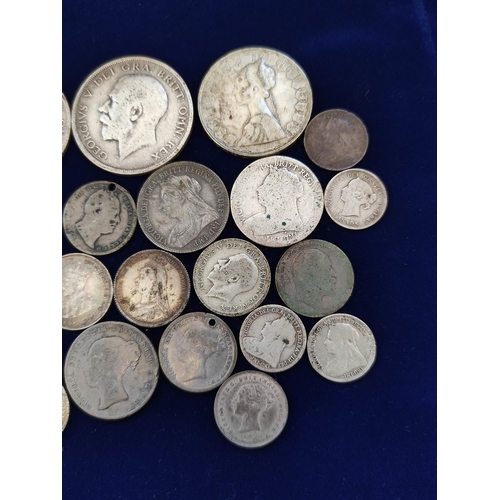 323 - Collection of British and World silver coins to include an 1885 Victoria four pence, 1842 shilling, ... 