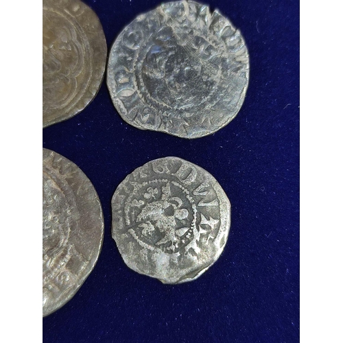 320 - Plantagenet Coinage. Edward III (1327-77) silver hammered coins to include two halfgroats, penny and... 