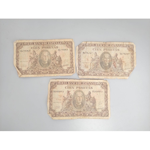 342 - Spain. Three Banco de Espana, 100 Peseta banknotes all 9 January 1940, serial numbers A0.784.507, C4... 