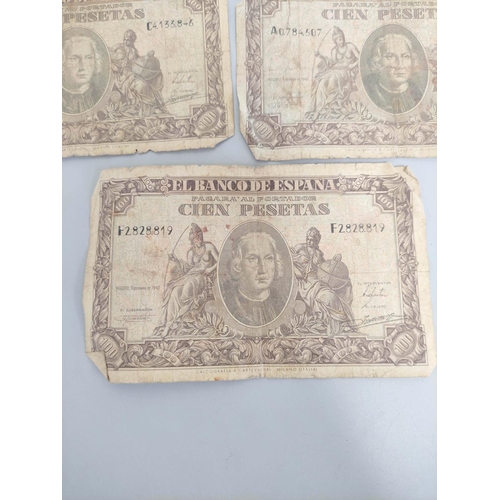 342 - Spain. Three Banco de Espana, 100 Peseta banknotes all 9 January 1940, serial numbers A0.784.507, C4... 