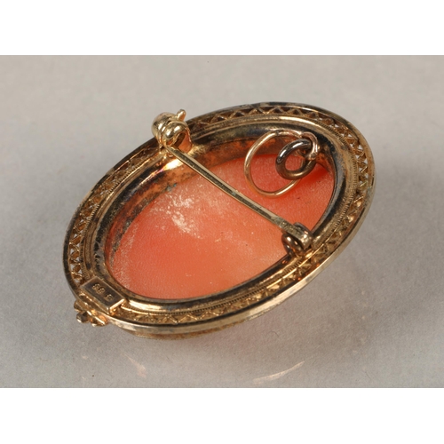 56 - Yellow metal mounted cameo brooch.