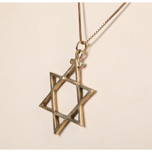 94 - 9 ct star of David on chain, 7.6 grams