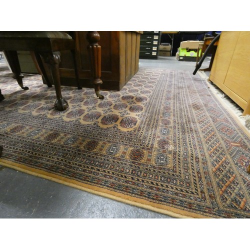 453 - Large modern Eastern style rug.