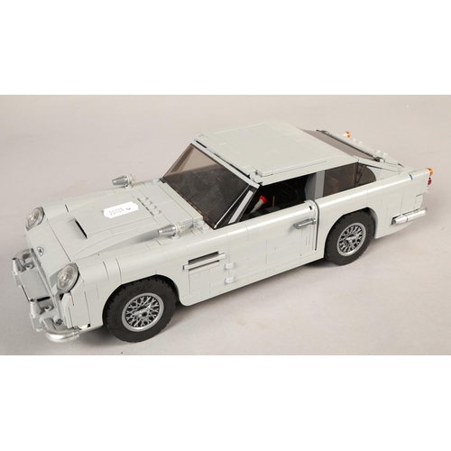 226 - Lego 007 Aston Martin 10262 creator model