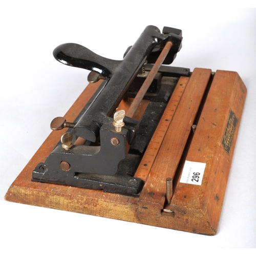 296 - Vintage paper guillotine