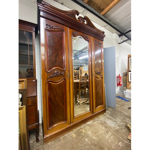 576 - Victorian mahogany mirror door wardrobe, H 230cm, W 152cm, D 51cm