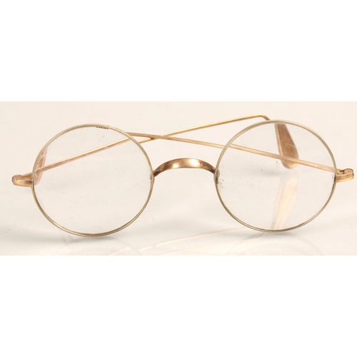 188 - 9 ct gold rimmed vintage spectacles in case 